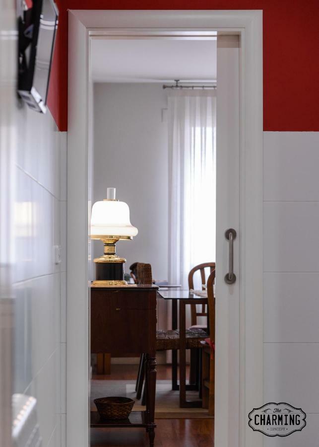 Charming Retiro Appartement Madrid Buitenkant foto